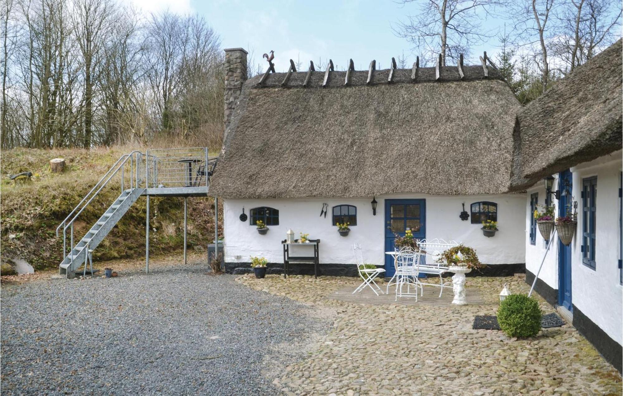 Lovely Home In Give With House A Panoramic View 외부 사진